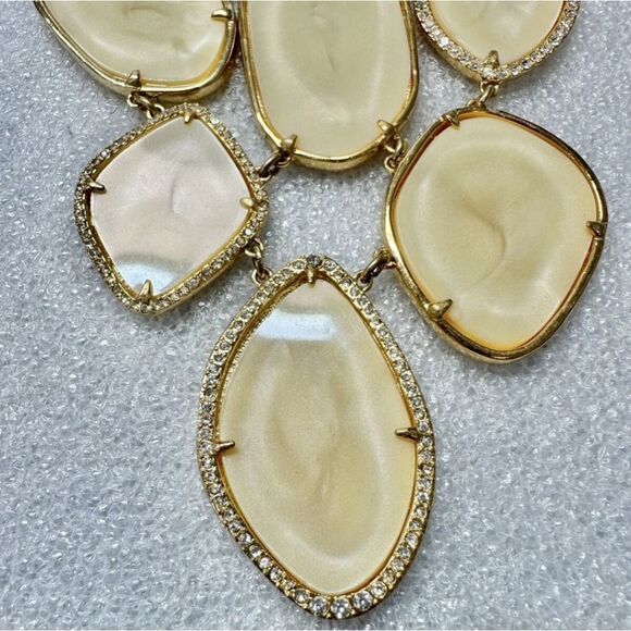 Stella & Dot Fiona Bib Necklace Gold & Ivory 16" + 2" Extender EUC - Picture 2 of 12